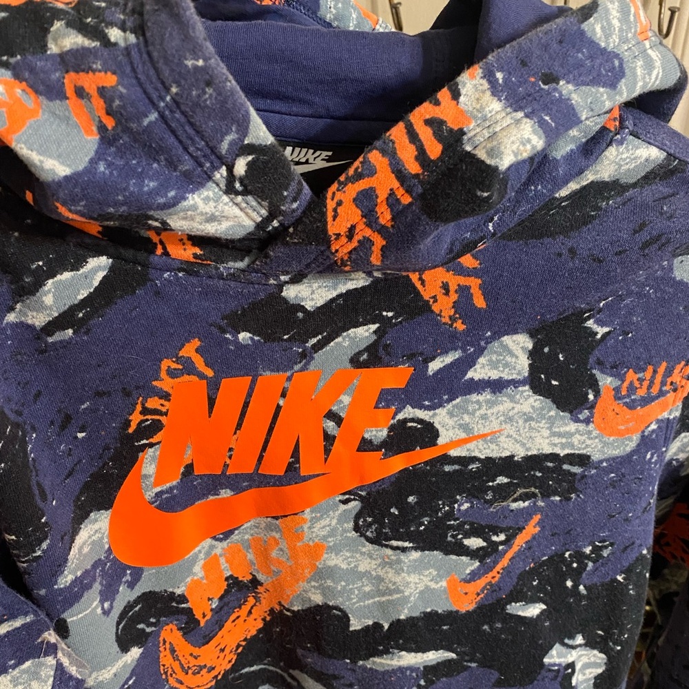 Nike hoodie girls or boys xl